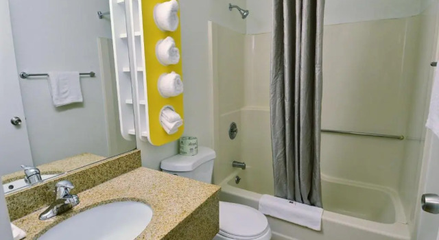 Четырёхместный номер Deluxe Motel 6-Nashua, NH