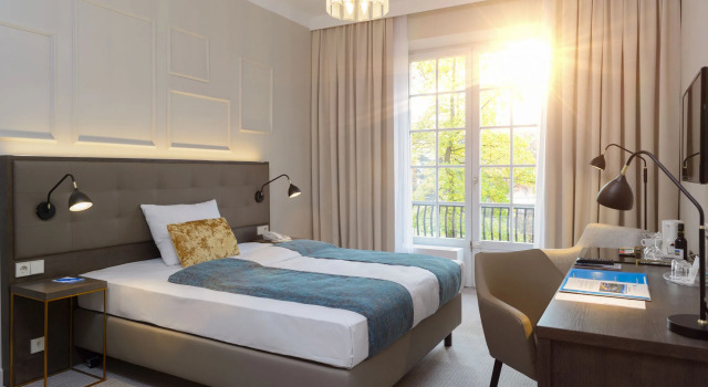 Parkhotel Kurhaus, Забронировать Отель Отели Бад-Кройцнах с парковкой, рядом с Oranien Park, Парковка