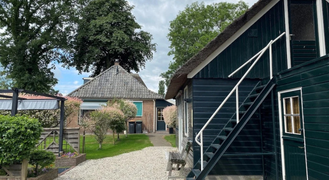 Коттедж Cottage in Dwarsgracht near Giethoorn