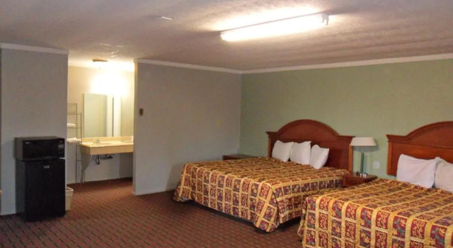 Четырёхместный номер Standard A-OK Motel