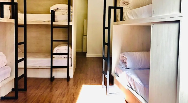 Кровать в общем номере Quartier Leon Hostel Jabalquinto