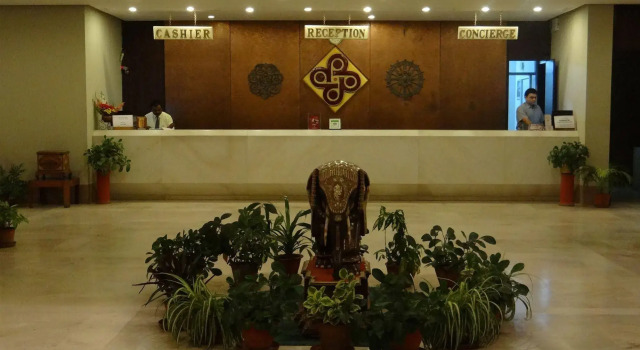 Hotel Paradise - Mysore Dasaprakash Group, Забронировать Отель Отели штата Карнатаки с парковкой, Парковка