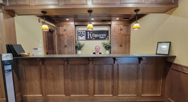 Kilmorey Lodge, Prenota Hotel Waterton Park Alberta