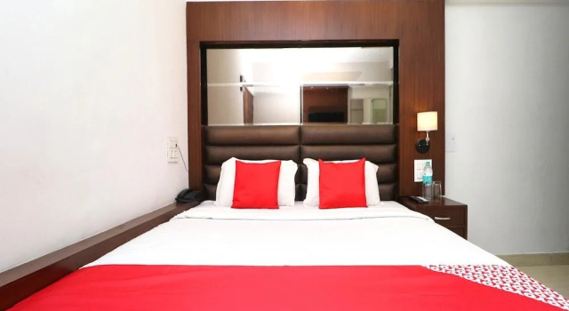 OYO 29950 Hotel Ml Pride, Rezervovat Hotel Patiála 