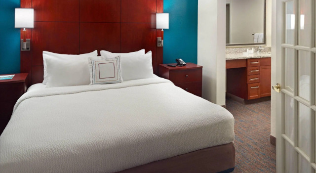 Двухместный люкс c 1 комнатой Embassy Suites By Hilton Atlanta Airport North
