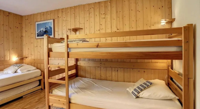 Romarin 116, Book Lejlighed Hoteller i Conthey med parkering, Parkering