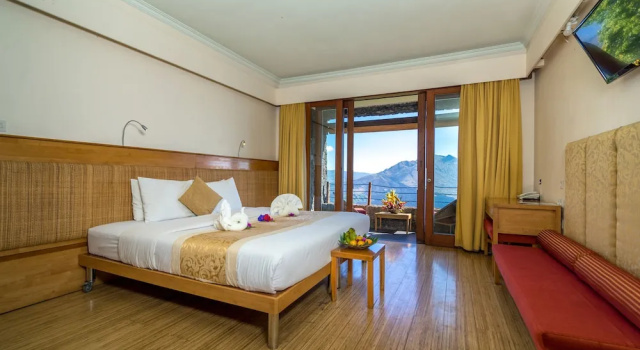 Номер Deluxe с балконом Lakeview Eco Lodge