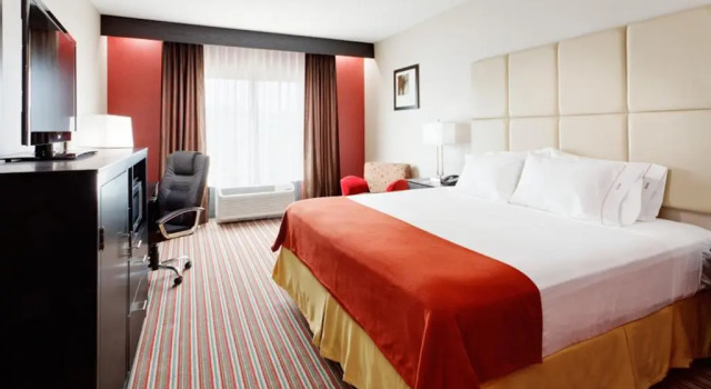 Run of House Holiday Inn Express & Suites Northeast by IHG
