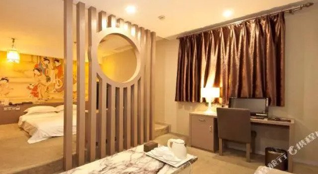 Люкс Jiu Tian Fashion Hotel