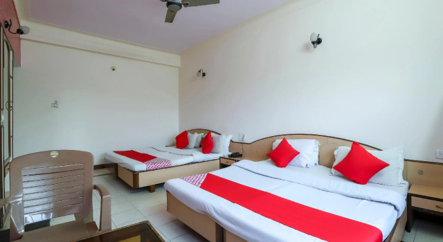 Номер Deluxe Palette by CheckIn Bhimpore Daman Formerly Hotel Hilltop