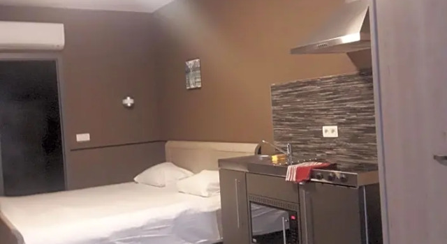 Студия Hotel La Louve