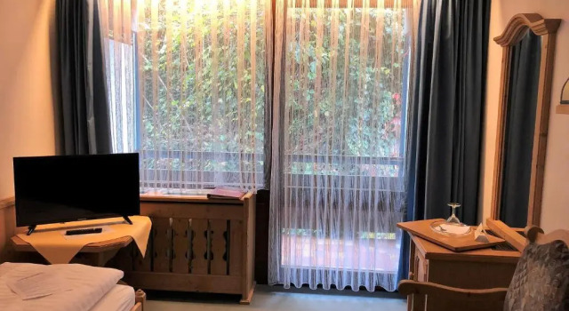 Одноместный номер Classic Hotel Vier Jahreszeiten