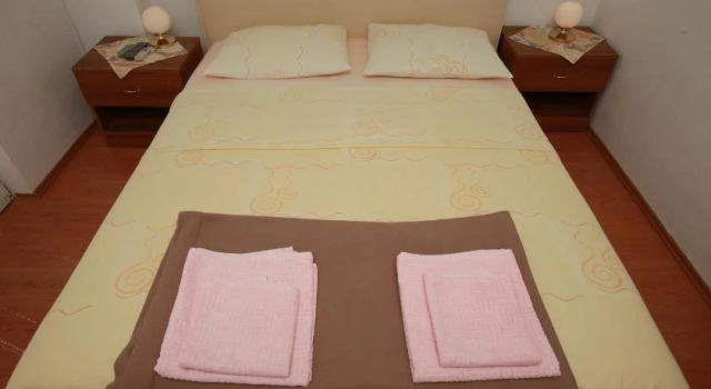 Pension Antonia, Prenota Hotel Hotel a Isole Quarnerine con parcheggio, Parcheggio