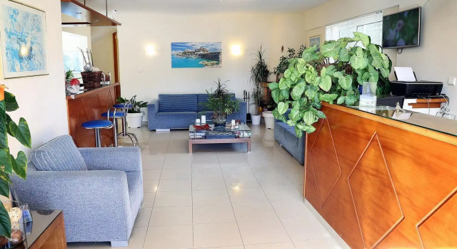 Peri's Hotel