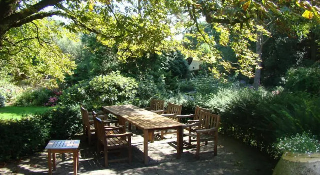 The Green Goats, Boek Hotel La Hulpe Waals-Brabant