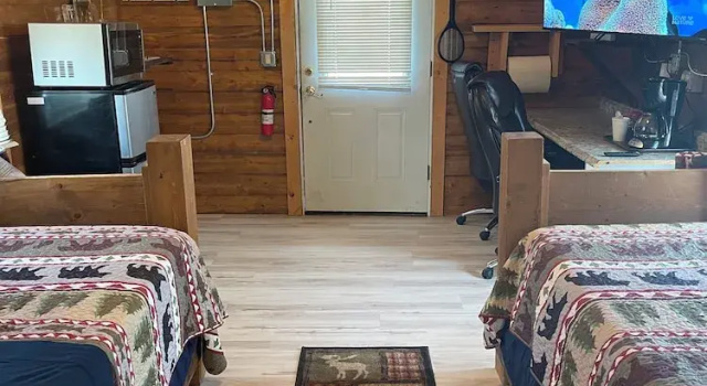 Номер Standard Alaska Log Cabins on the Pond