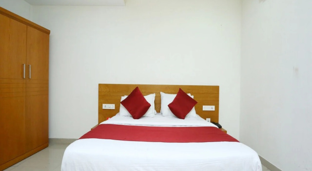 OYO 15560 Assent Inn