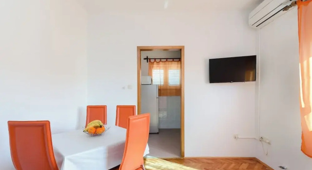 Apartments Mirjana, Prenota Appartamento Hotel a Isole Quarnerine con parcheggio, Parcheggio