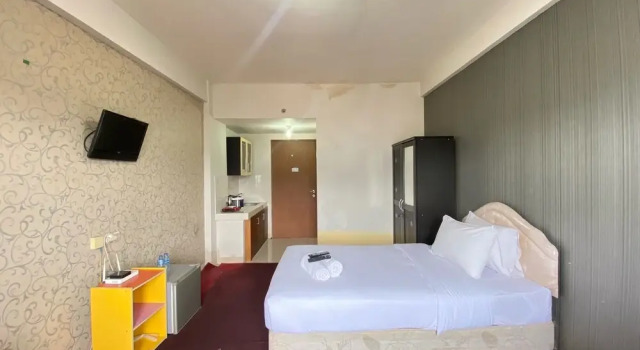 Beauty Spacious Studio Room At Pinewood Apartment Jatinangor