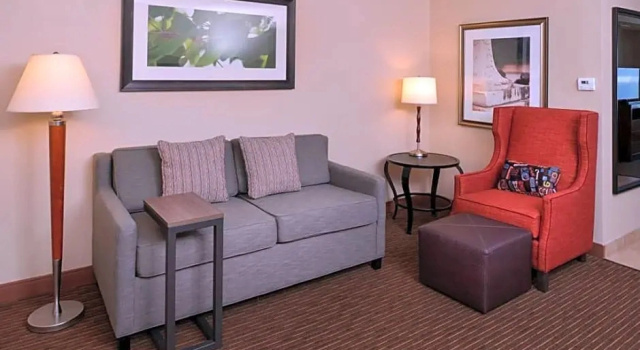 Трёхместный номер Premium Hilton Garden Inn White Marsh