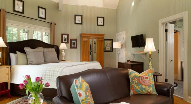 Номер Superior Inn at Woodhaven-In the Heart of the Bourbon Trail-Over 12 Distilleries Nearby