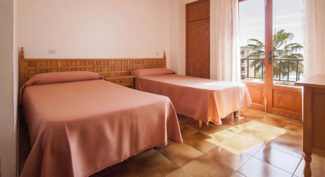 Апартаменты Standard с 2 комнатами с балконом Apartamentos Alamos