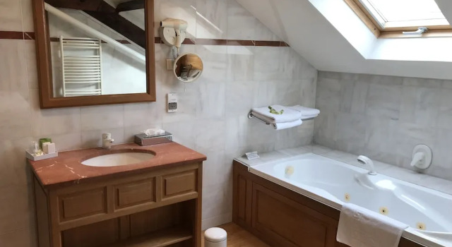 Номер Luxury Hotel dAngleterre