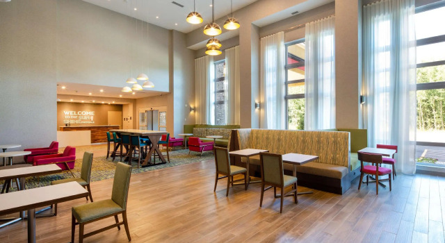 Люкс Hampton Inn & Suites Edmonton St. Albert, Ab
