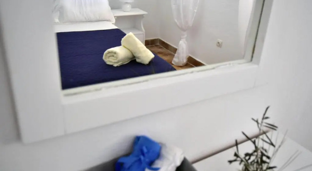 Merlyn Rooms into the nature, 100m from the beach, Забронировать Отель Отели периферии Ионических островов с парковкой, Парковка