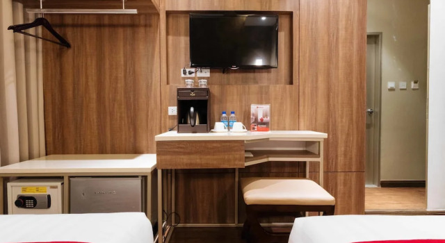 RedDoorz Premium @ South Triangle Quezon City, Забронировать Отель Кесон-Сити 