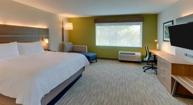 Номер Standard Holiday Inn Express & Suites - Roanoke - Civic Center