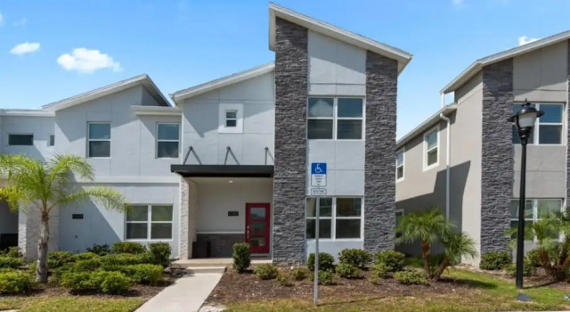 Outstanding 5bdr Disney Vacation - 4365, Rezerwuj Hotel Hotele w Kissimmee z parkingiem, Parking
