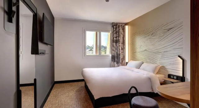 Двухместный номер для гостей с ограниченными возможностями B&B HOTEL Evian Publier