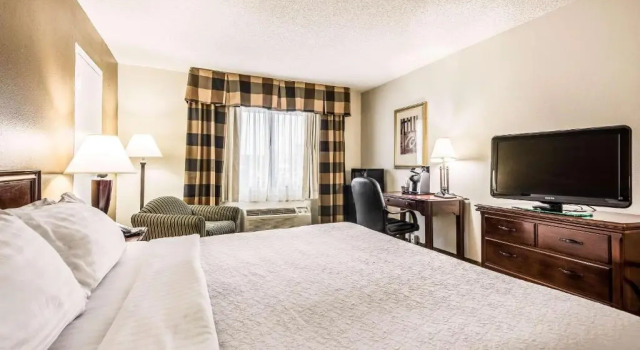 Номер Standard The Lux Hotel & Conference Center, an Ascend Collection Hotel