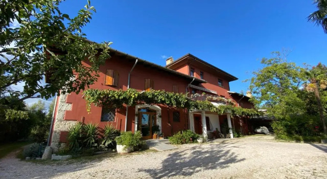 All'Antica Scuderia Del Castello, Book Hotel Hoteller i Friuli Venezia Giulia med parkering, Parkering