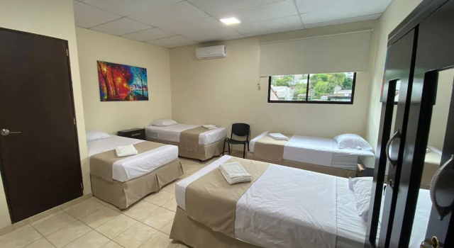 Четырёхместный номер Standard Hotel La Capilla - Suites & Apartments San Benito