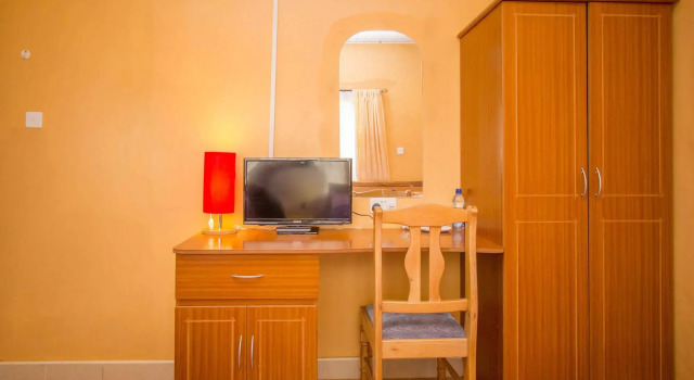 Queens Park Guest House, Prenota Affittacamere Hotel a Central con parcheggio, Parcheggio