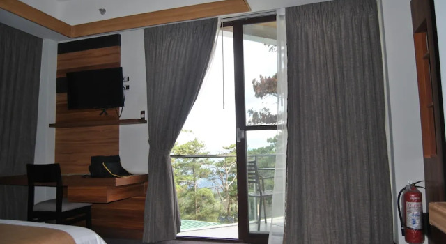Двухместный номер Deluxe с балконом и с красивым видом из окна Grand Sierra Pines Baguio