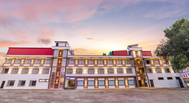 Hotel Trimurti, Book Hotel Padra Gujarat