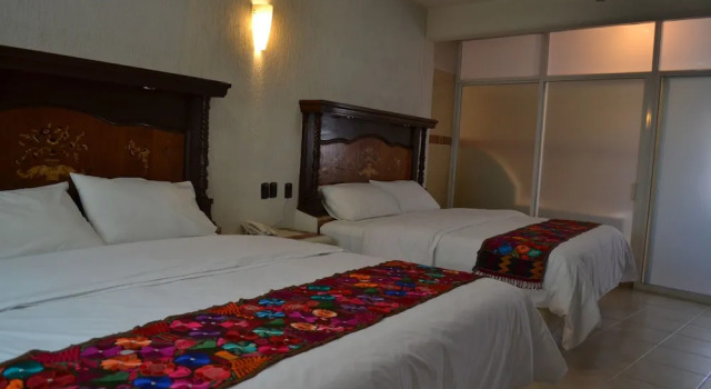 Четырёхместный люкс Hotel Teotihuacan