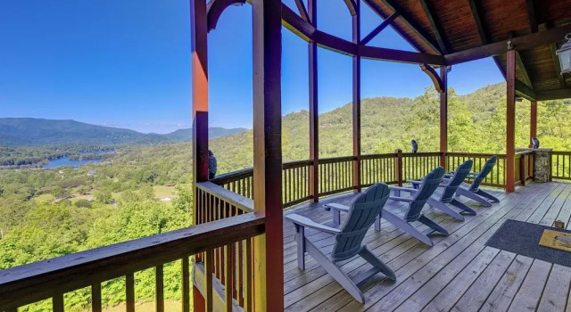 Коттедж Hiawassee Vacation Rental: 1 Mi to Lake Chatuge!