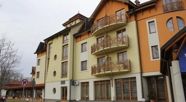 Grand Hotel Pressburg, Забронировать Отель Отели Petrzalka с парковкой, Парковка