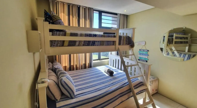 Accommodation Front - Tastefully Furnished 6 Sleeper with Ocean Views, Забронировать Отель Дурбан Квазулу-Наталь