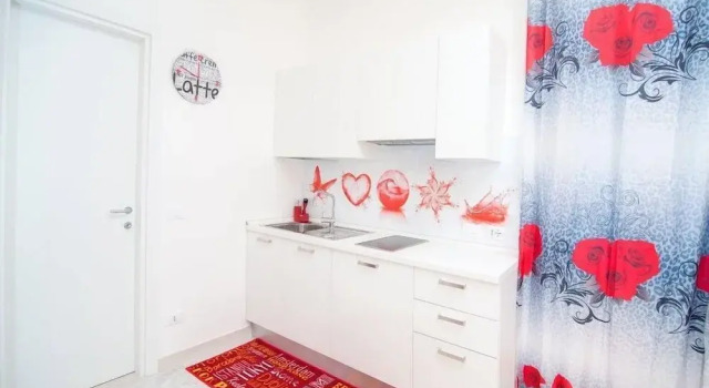Red Rose Apartment