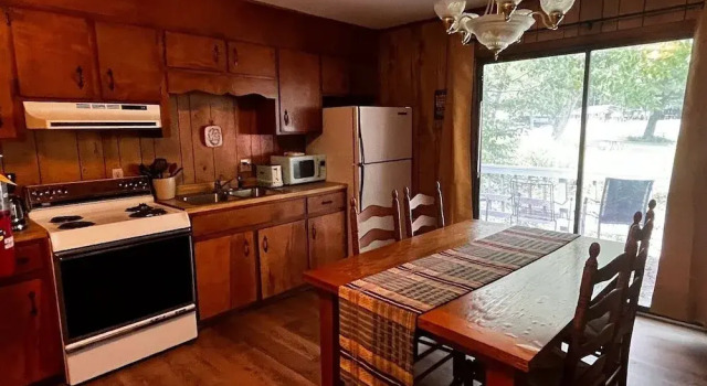 Номер Comfort Meadowlark Motel with Restaurant & Bar