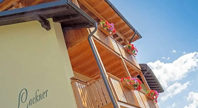 Haus Lackner, Rezerwuj Hotel Hotele w Karyntia z parkingiem, Parking
