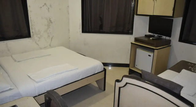 Hotel Grand Stay by RB Group, Rezervovat Hotel Rāiwāla Uttarakhand
