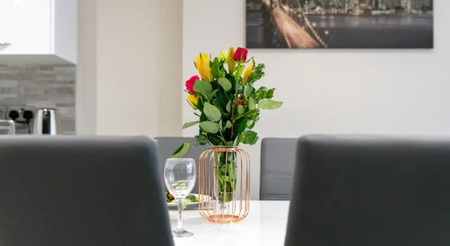 KVM - Kensington Apartment