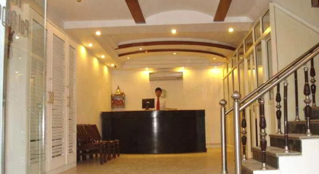 Pal Regency, Забронировать Отель Отели Нью-Дели с парковкой, рядом с Delhi Sarai Rohilla Railway Station, Парковка