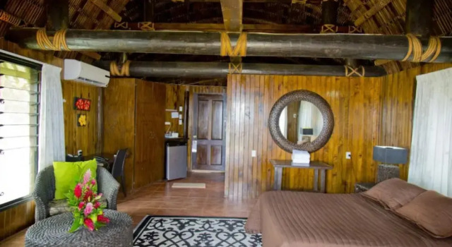 Бунгало с балконом и с видом на океан Le Lagoto Resort & Spa